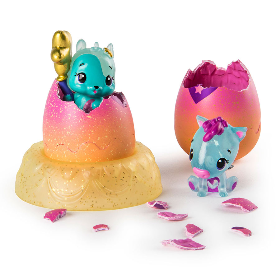 61921951-006-H-COLECCIONABLES-2-FIGURAS-S4.jpg