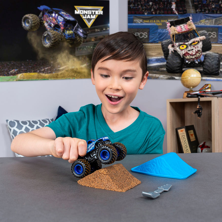 61925875-003-MJ-KINETIC-DIRT-STARTER-SET.jpg