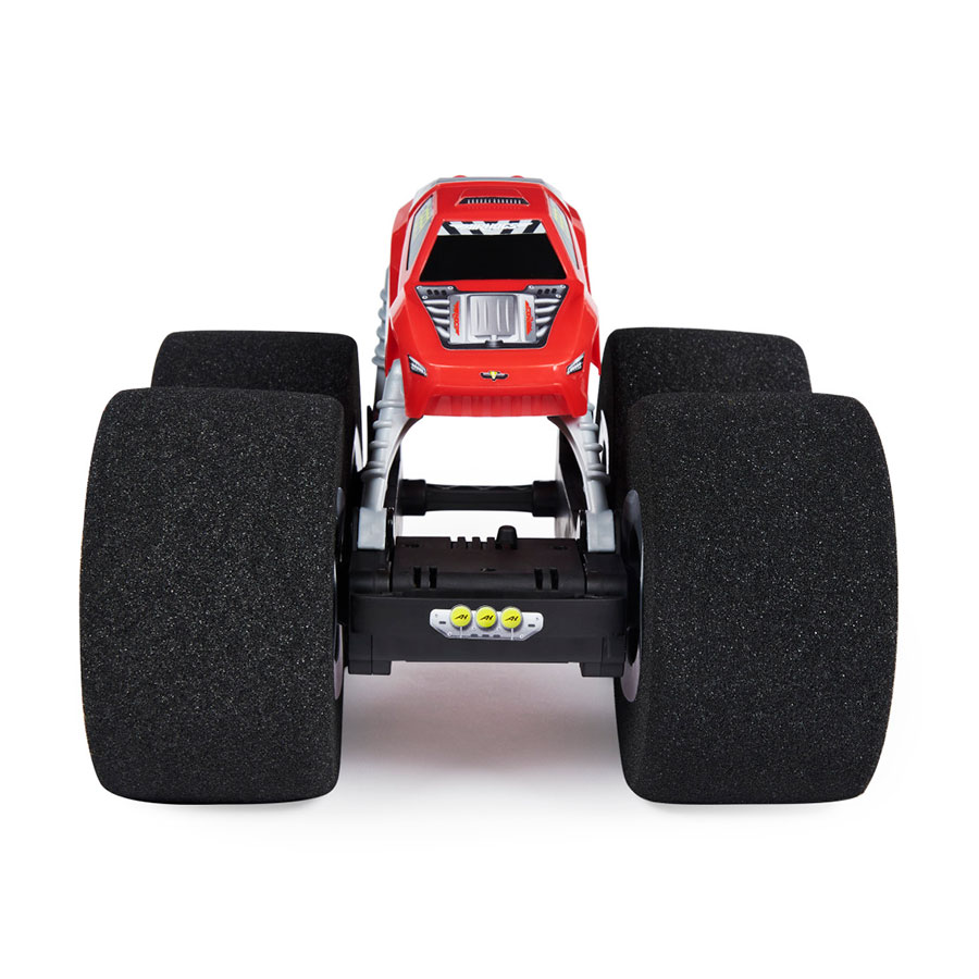 61924647-003-AH-STUNT-SHOT.jpg